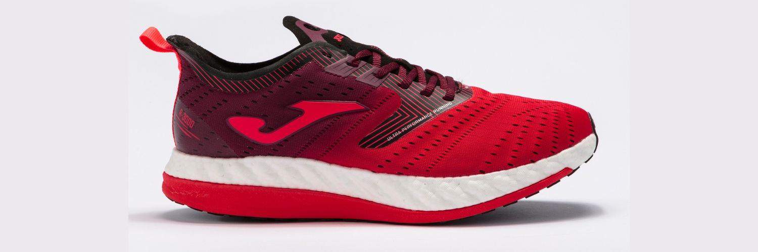 Así son las Joma R3000: las zapatillas con placa de carbono por 70 euros