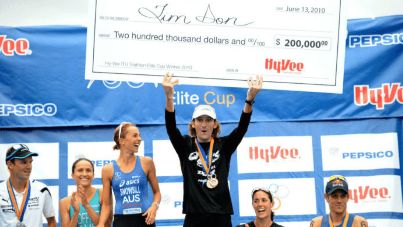 Para que crezca el triatlón: ¿Invertir en premios o en retransmisiones?